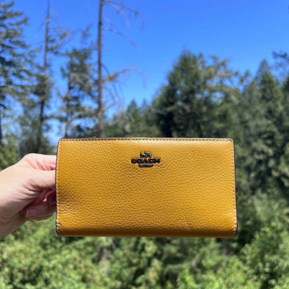 COACH Yellow Pebble Leather Bifold Snap Wallet with Gunmetal Hardware AUTHENTIC